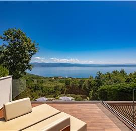 4 Bedroom Villa with Salt Water Pool, Private mini golf course and Rooftop Terrace near Opatija, Sleeps 8